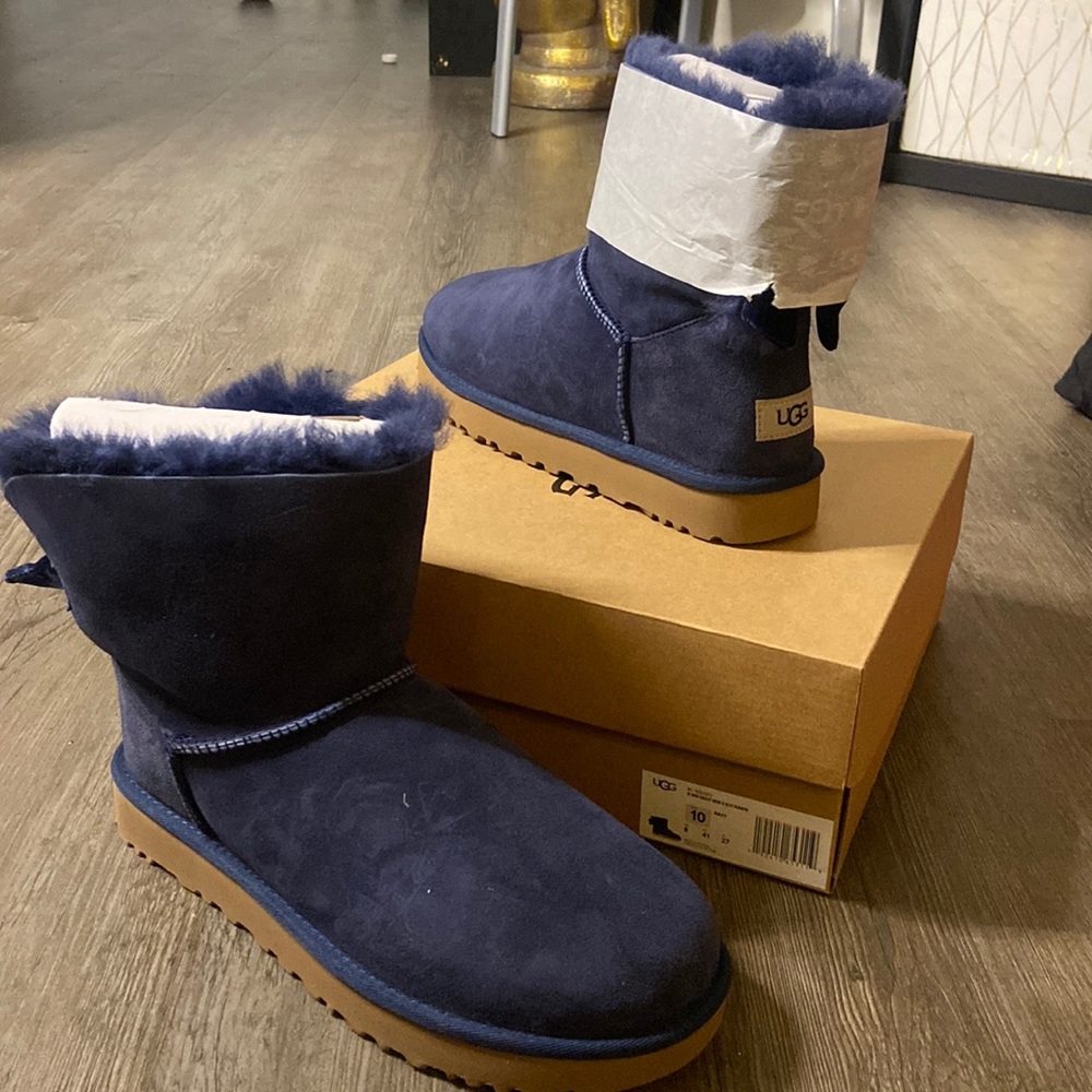 UGG with Mini Bailey Bow II VLVT Ribbon